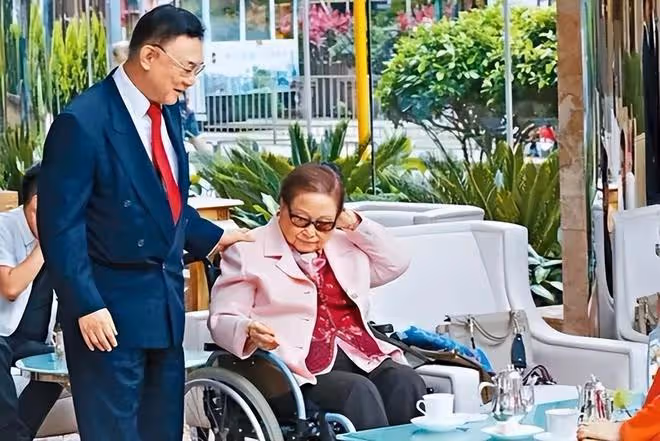 霍啟剛「後爹」背後的羅氏家族,上演了一場豪門大戲...
