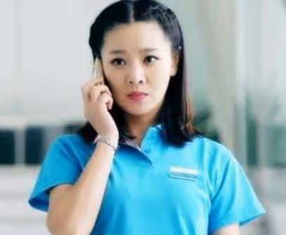 她曾多次飾演張嘉譯老婆,卻沒能被捧紅,演一次張國立女兒就火了