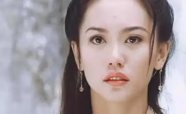 原來這些童年女神都不是中國人,有的結婚退隱,有的離婚破產