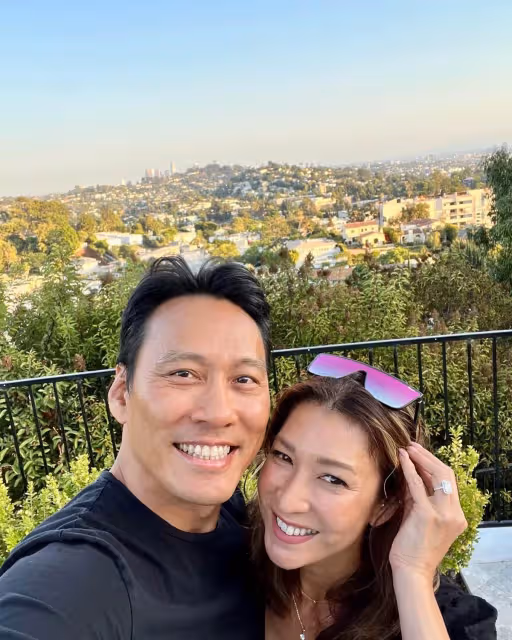 結婚19年拍8次全家福!李詠嫻拍到失控「忍不住淚灑攝影棚」兒女「帥氣登大人模樣」全場驚豔