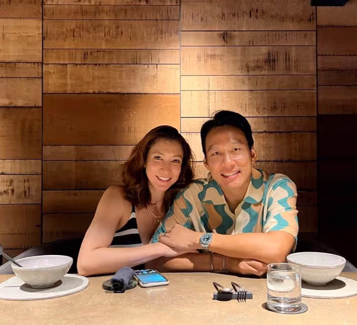 結婚19年拍8次全家福!李詠嫻拍到失控「忍不住淚灑攝影棚」兒女「帥氣登大人模樣」全場驚豔