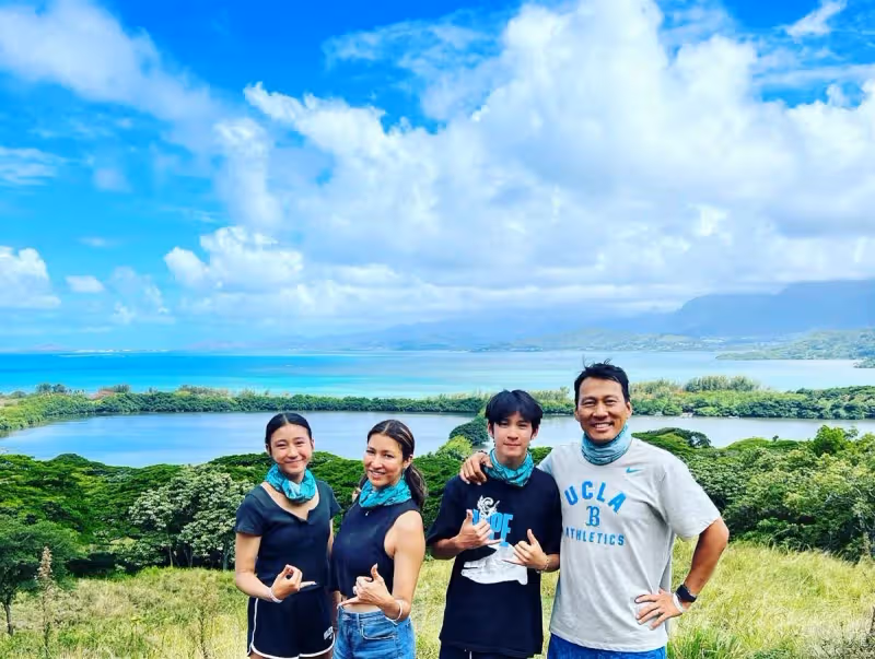 結婚19年拍8次全家福!李詠嫻拍到失控「忍不住淚灑攝影棚」兒女「帥氣登大人模樣」全場驚豔