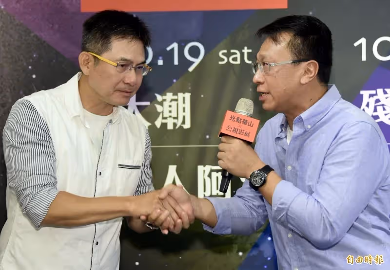 被看衰一輩子！宏都拉斯捨棄台塑職位「堅持進演藝圈」「從打雜開始」年過50終於被看見：做人別妄自菲薄