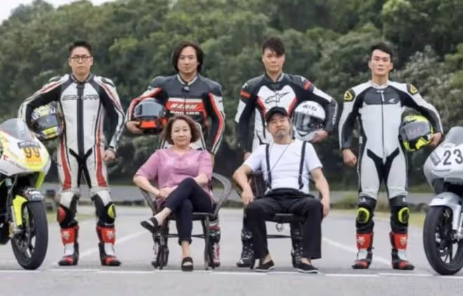 29歲女星為兒子辦百日宴!姨媽元秋罕露面精神好,戴金表顯闊氣