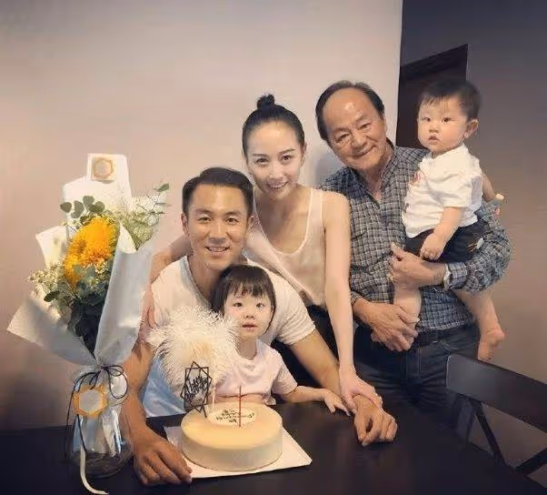 因父親關系成為好友!陶大宇大贊譚俊彥謙卑有禮:圈中榜樣