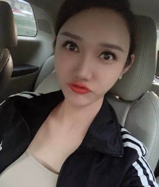 主持人龍洋個人資料簡介，主持人龍洋時尚照及老公是誰