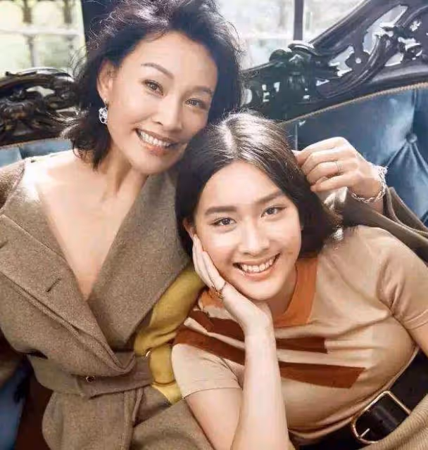 18歲成百花影后，首位登上奧斯卡的華人女星，比鞏俐更早闖好萊塢