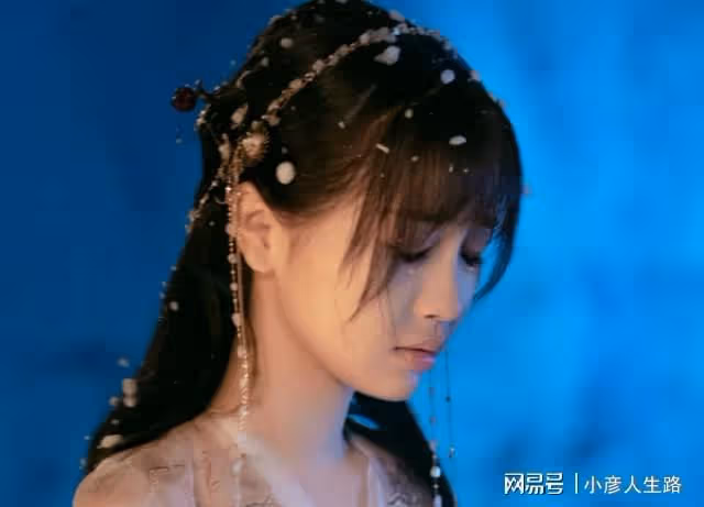站內熱度突破9500,《蒼蘭訣》為什麼能打?「低幼」但上頭!