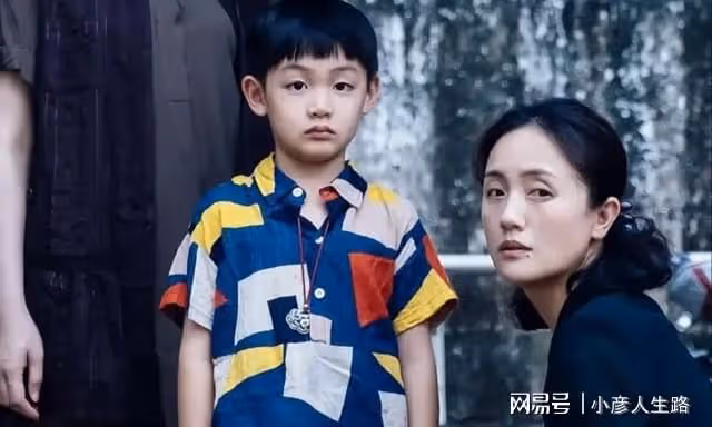 辛柏青朱媛媛:從校園到婚紗,結婚16年零緋聞,一家3口生活幸福