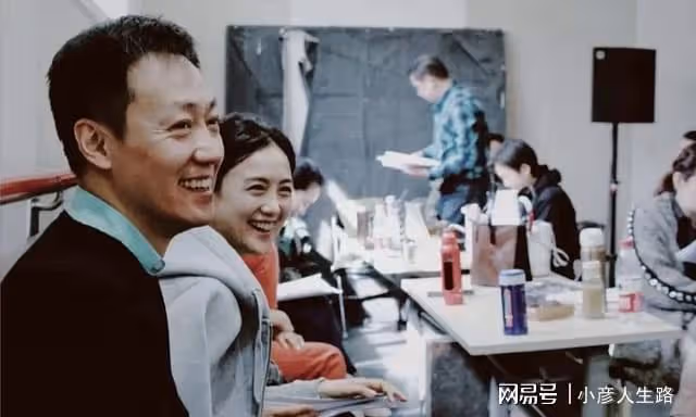 辛柏青朱媛媛:從校園到婚紗,結婚16年零緋聞,一家3口生活幸福