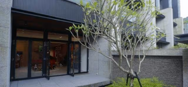 「雨神」蕭敬騰單身豪宅首度曝光,「地上六層,地下兩層」,網友:簡直是「壕」無人性!