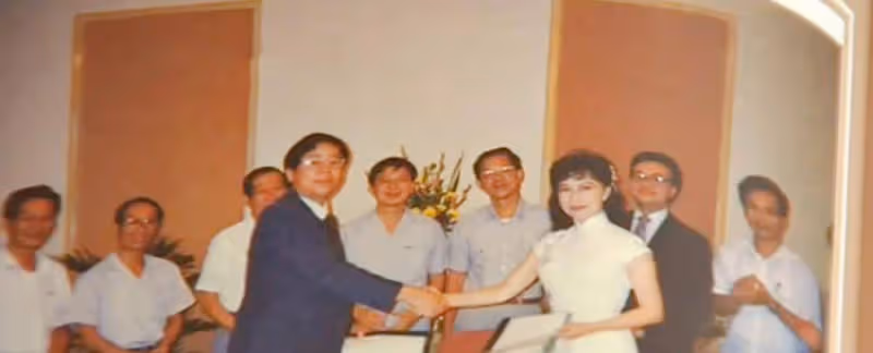 傾國傾城不失傲骨，不愛權貴愛祖國，狄娜這一生才是港圈最大傳奇