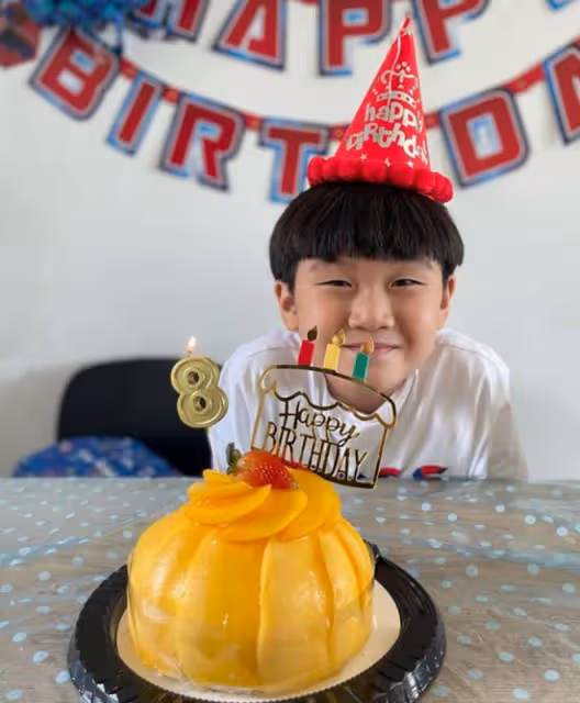 呂慧儀為兒子慶生!對嘴親吻惹爭議,離婚後獨自帶娃很辛苦曾餓暈