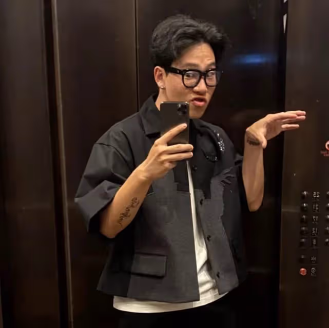 陳坤20歲兒子罕露面,穿6千短袖身上多處紋身,居國外和老爸分離