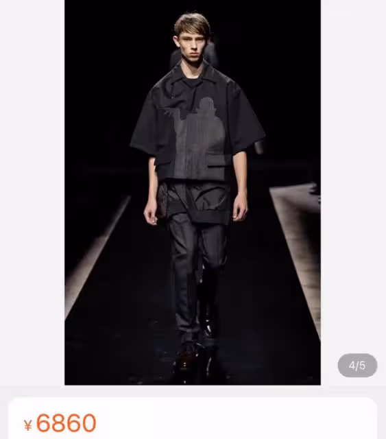 陳坤20歲兒子罕露面,穿6千短袖身上多處紋身,居國外和老爸分離