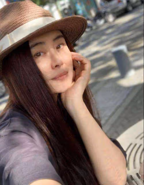 55歲王祖賢近照曝光!面部浮腫被質疑整容,皮膚鬆弛老態明顯