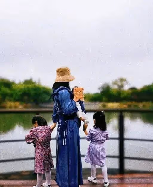盤點謝娜出道27年人生的三次逆襲，她才是真正的人間清醒