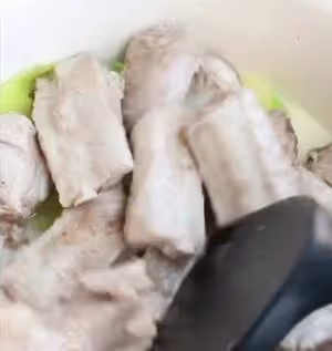 夏季最好喝的開胃湯～番茄玉米排骨湯