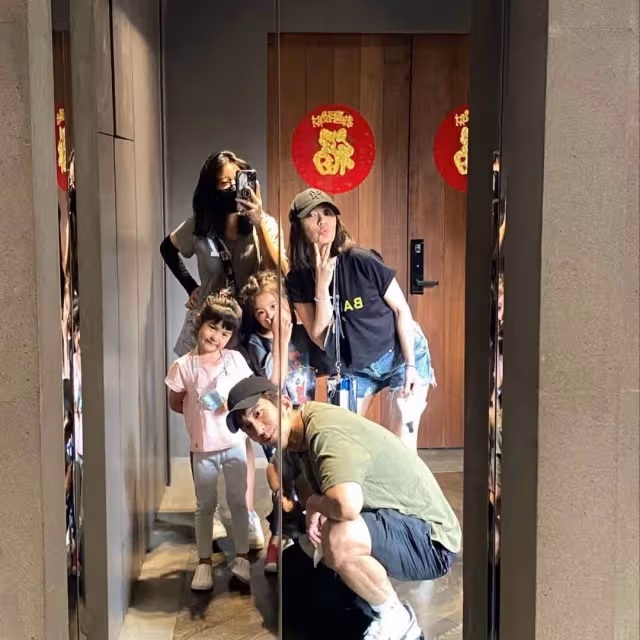 賈靜雯全家統一換髮型，修傑楷被剃成陰陽頭，梧桐妹露額頭超像媽!