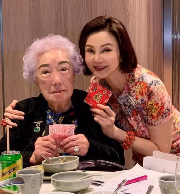 謝玲玲24歲嫁百億富豪,生5娃卻遭背叛,被逼失婚意外分得4億財產:因禍得福變富婆