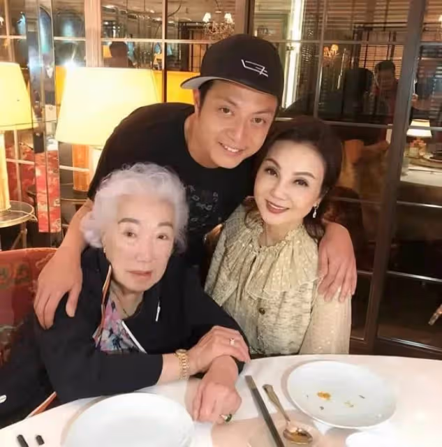 謝玲玲24歲嫁百億富豪，生5娃卻遭背叛，被逼失婚意外分得4億財產：因禍得福變富婆