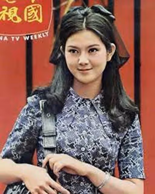 謝玲玲24歲嫁百億富豪，生5娃卻遭背叛，被逼失婚意外分得4億財產：因禍得福變富婆