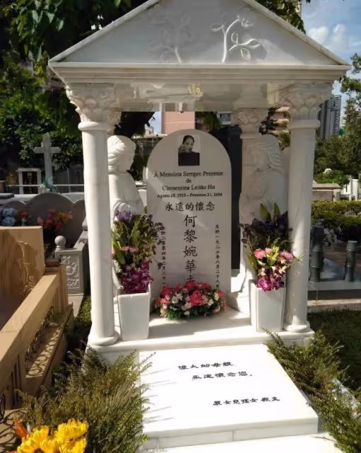 賭王二太太藍瓊纓離世已66天，遺體依然沒有安置好，大概會和賭王落葬一致
