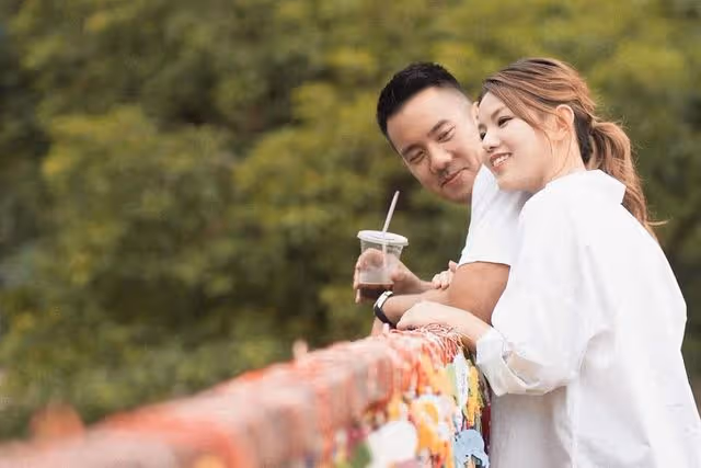 幸福!香港知名女星為外孫辦百日宴,三姐「包租婆」元秋現身道賀