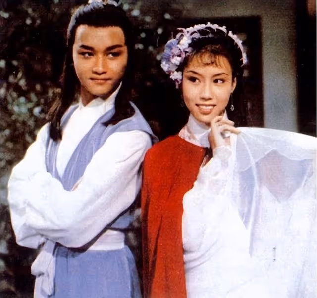 幸福!香港知名女星為外孫辦百日宴,三姐「包租婆」元秋現身道賀