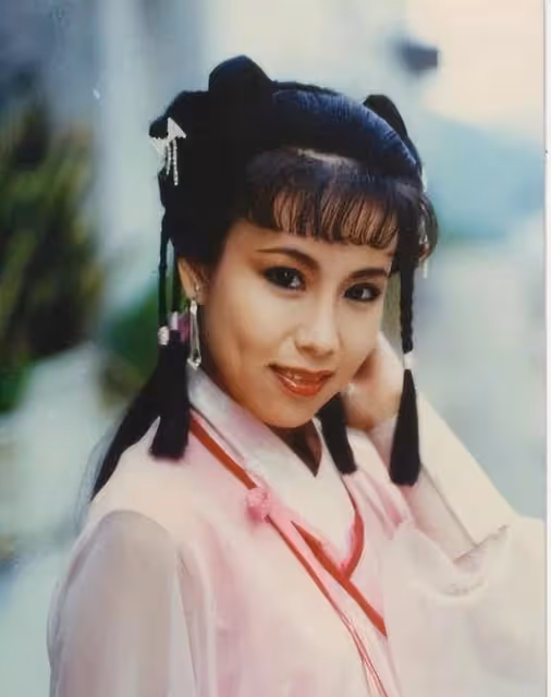 幸福!香港知名女星為外孫辦百日宴,三姐「包租婆」元秋現身道賀