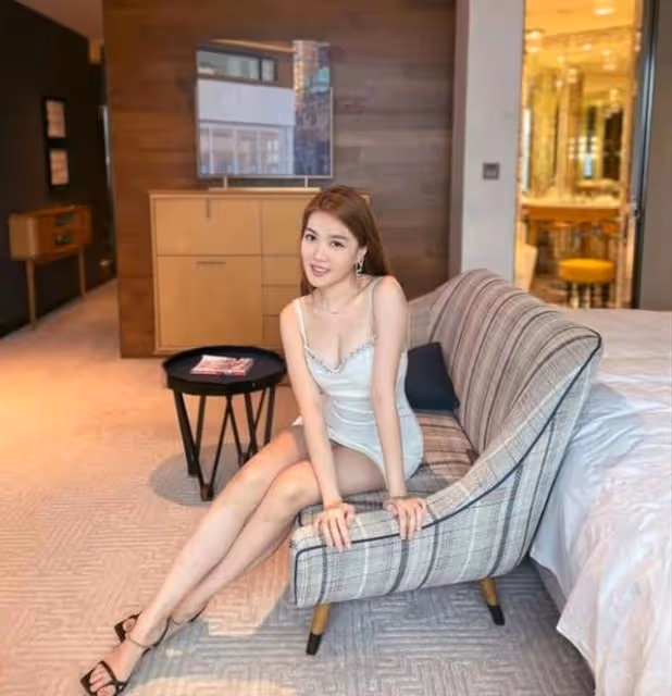 星味十足!TVB女星25歲妹妹秀凹凸有致身材,上圍豐滿四肢修長