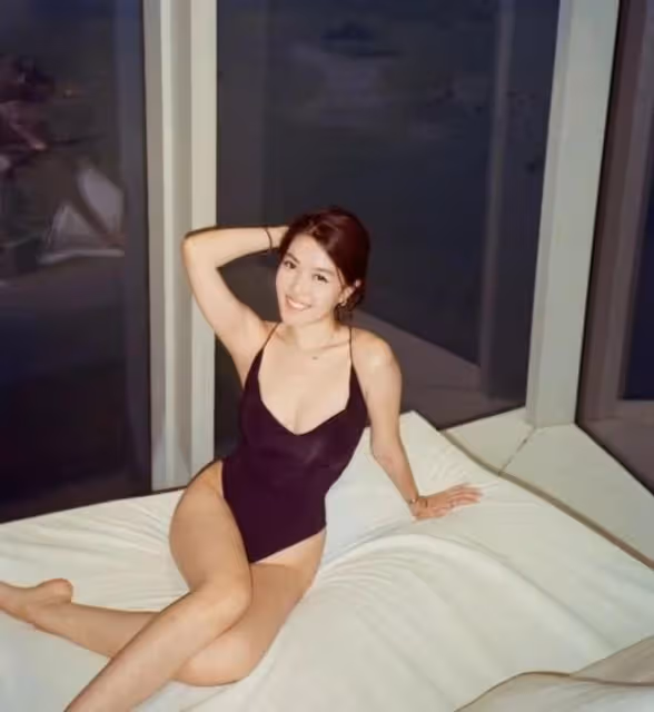 星味十足!TVB女星25歲妹妹秀凹凸有致身材,上圍豐滿四肢修長