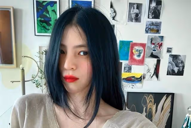 韓國美女韓素希畫風驚悚似求救？從小悲慘替母還債，狀態令人擔憂