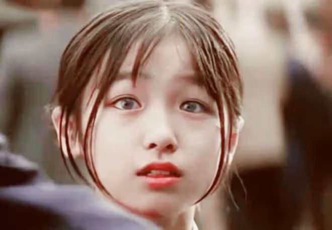還記得14年前日本的「寶石眼蘿莉」嗎?如今染綠頭髮,顏值令人意外