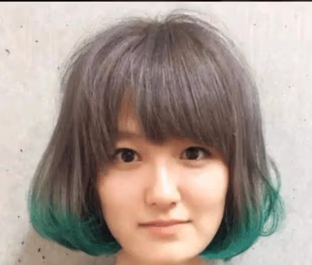 還記得14年前日本的「寶石眼蘿莉」嗎?如今染綠頭髮,顏值令人意外