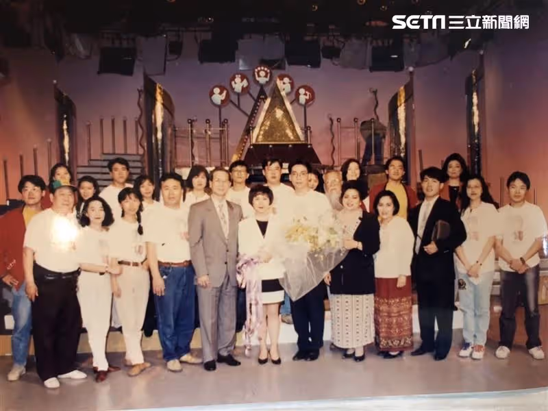 像大家的媽媽!《五燈獎》女主持「生前暖舉數不完」搭檔永生難忘 不吝提攜後輩「淚謝恩情」