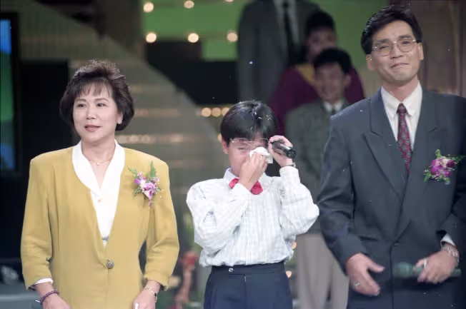 像大家的媽媽!《五燈獎》女主持「生前暖舉數不完」搭檔永生難忘 不吝提攜後輩「淚謝恩情」