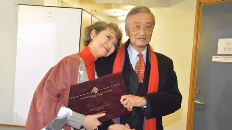 一路走好！蕭芳芳84歲老公不幸去世，結婚42年曾獲榮譽博士稱號