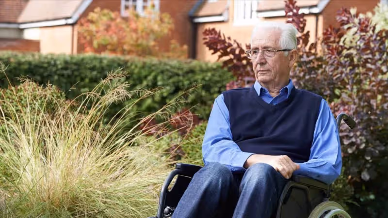老人的存款，交給誰來保管安全又合適？75歲大爺說出答案