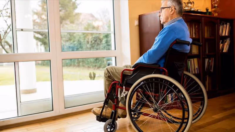 老人的存款，交給誰來保管安全又合適？75歲大爺說出答案
