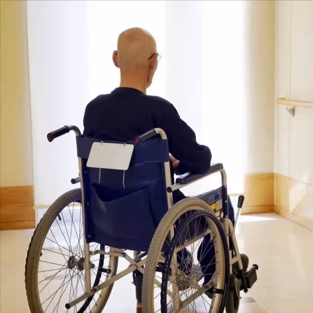 老人的存款，交給誰來保管安全又合適？75歲大爺說出答案