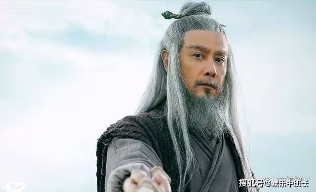 《雪中悍刀行》兩袖青蛇一劍開天門，幾分鐘看完李淳罡一生