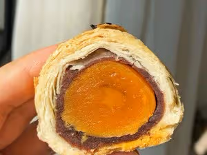 大包酥蛋黃酥也能層次分明，酥掉渣，不破酥