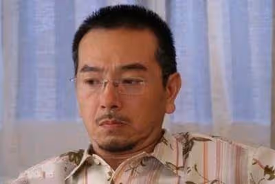 張晨光200萬豪車曝光,一件衣服穿35年,億萬家產卻全上交老婆