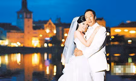 嫁入豪門12年！曾馨瑩忍不住訴「年齡差距大有代溝」　公開夫妻私下相處模式：征服老公有高招