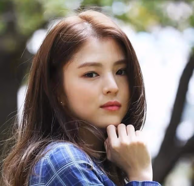 因為幾幅畫,這個韓國女星火上熱搜