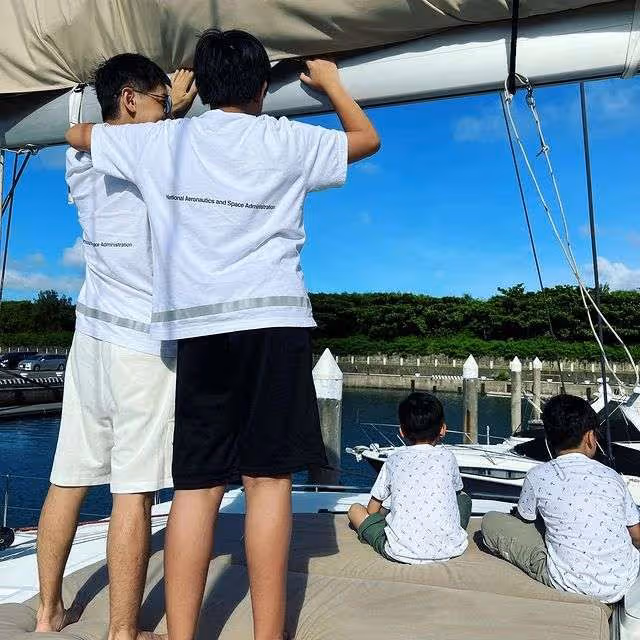 林志穎車禍25天首曝近照!手臂貼紗布消瘦泛青,疑與Kimi緊緊相握