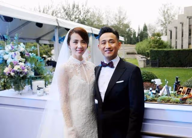 她嫁給大學老師,婚後生下2女1子,如今42歲美成20歲少女模樣!