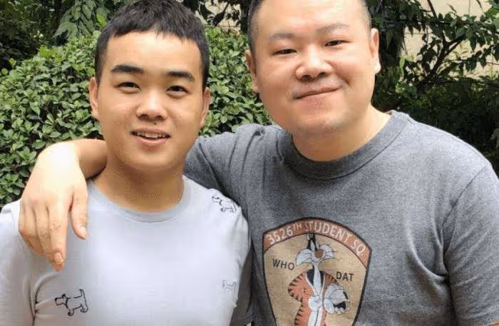 他是岳雲鵬不為人知的三徒弟,為了師父的事業,犧牲自己的前程