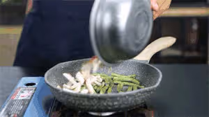 長豇豆炒香乾，配飯完美